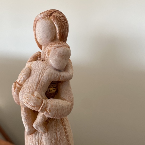 Mother and Child Statue Exc Cond Prev Owned NWT - Picture 7 of 10